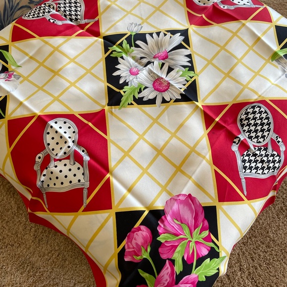 Scarf - Picture 2 of 3